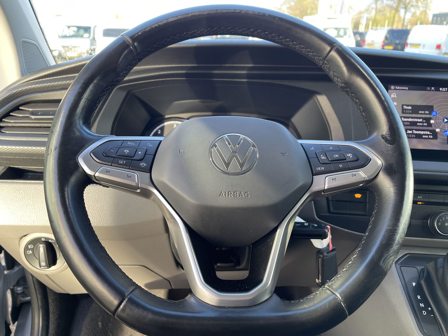 Volkswagen Transporter 2.0 TDI 150pk DSG automaat L2H1 28 / vaste prijs rijklaar € 24.950 ex btw / lease vanaf € 408 / airco / cruise / navi / euro 6 / bpm vrij / dubbele schuifdeur !