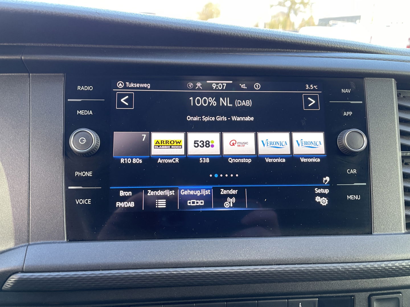 Volkswagen Transporter 2.0 TDI 150pk DSG automaat L2H1 28 / vaste prijs rijklaar € 24.950 ex btw / lease vanaf € 408 / airco / cruise / navi / euro 6 / bpm vrij / dubbele schuifdeur !