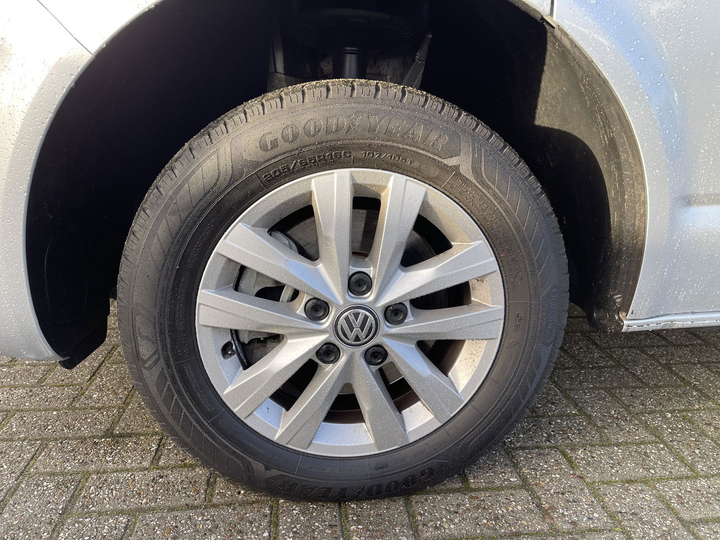 Volkswagen Transporter 2.0 TDI 150pk DSG automaat L2H1 28 / vaste prijs rijklaar € 24.950 ex btw / lease vanaf € 408 / airco / cruise / navi / euro 6 / bpm vrij / dubbele schuifdeur !