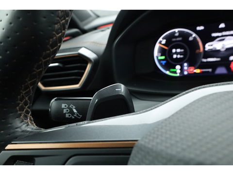 CUPRA Formentor 1.4 e-Hybrid VZ 245pk | Adapt. Cruise | Camera | Apple CarPlay | Keyless | Navi | 19'' | LED | SOH 96% |