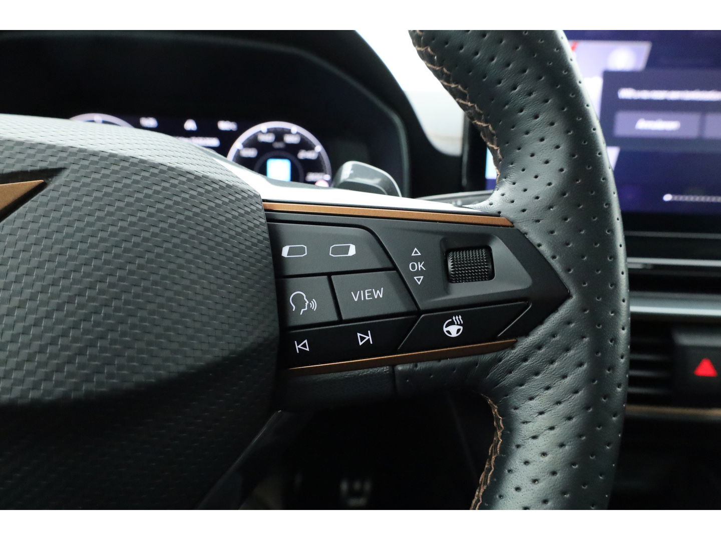 CUPRA Formentor 1.4 e-Hybrid VZ 245pk | Adapt. Cruise | Camera | Apple CarPlay | Keyless | Navi | 19'' | LED | SOH 96% |