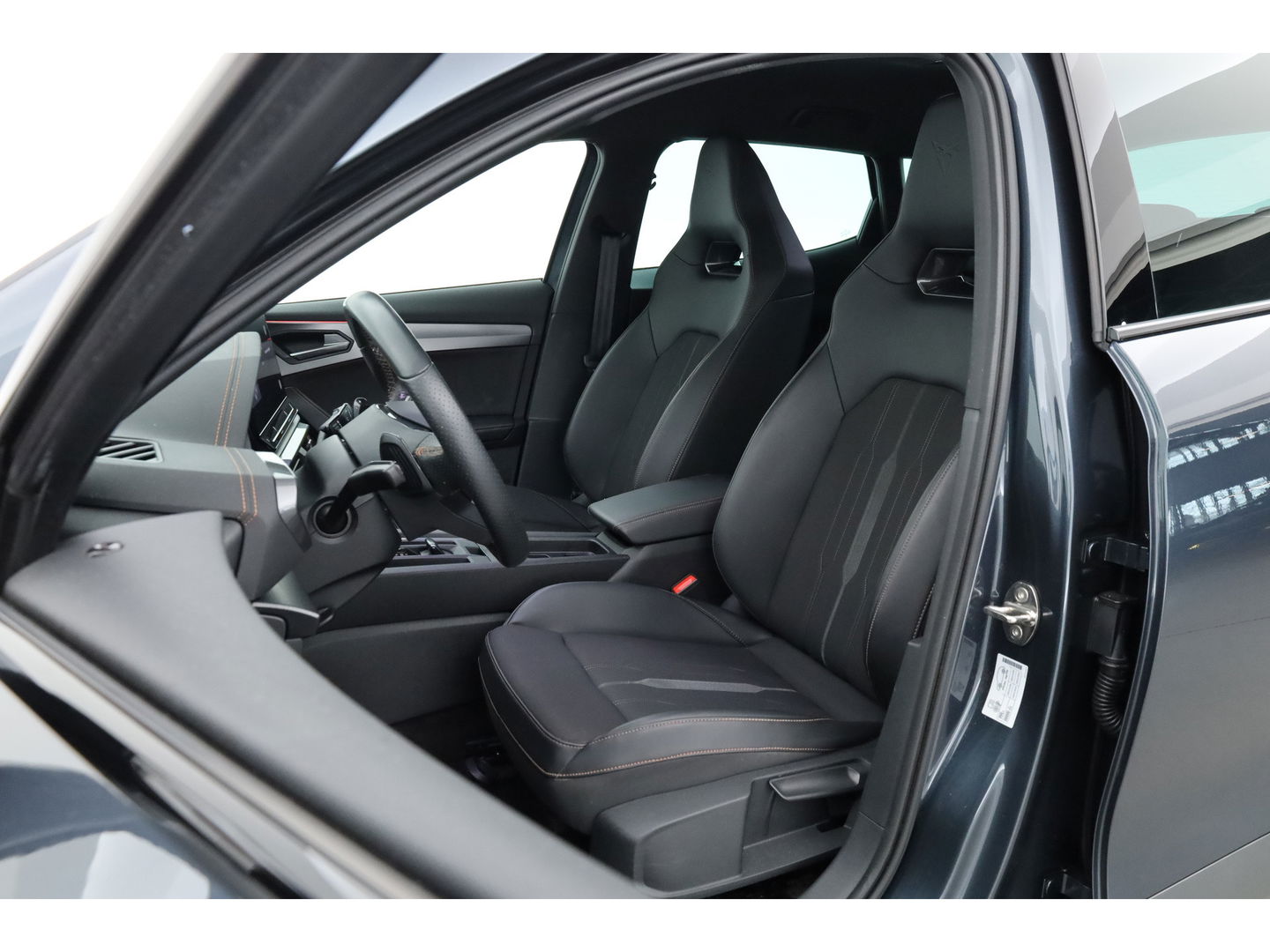 CUPRA Formentor 1.4 e-Hybrid VZ 245pk | Adapt. Cruise | Camera | Apple CarPlay | Keyless | Navi | 19'' | LED | SOH 96% |