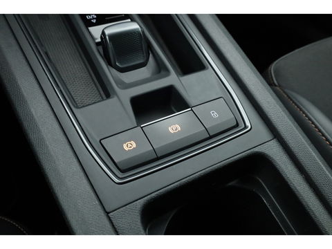 CUPRA Formentor 1.4 e-Hybrid VZ 245pk | Adapt. Cruise | Camera | Apple CarPlay | Keyless | Navi | 19'' | LED | SOH 96% |