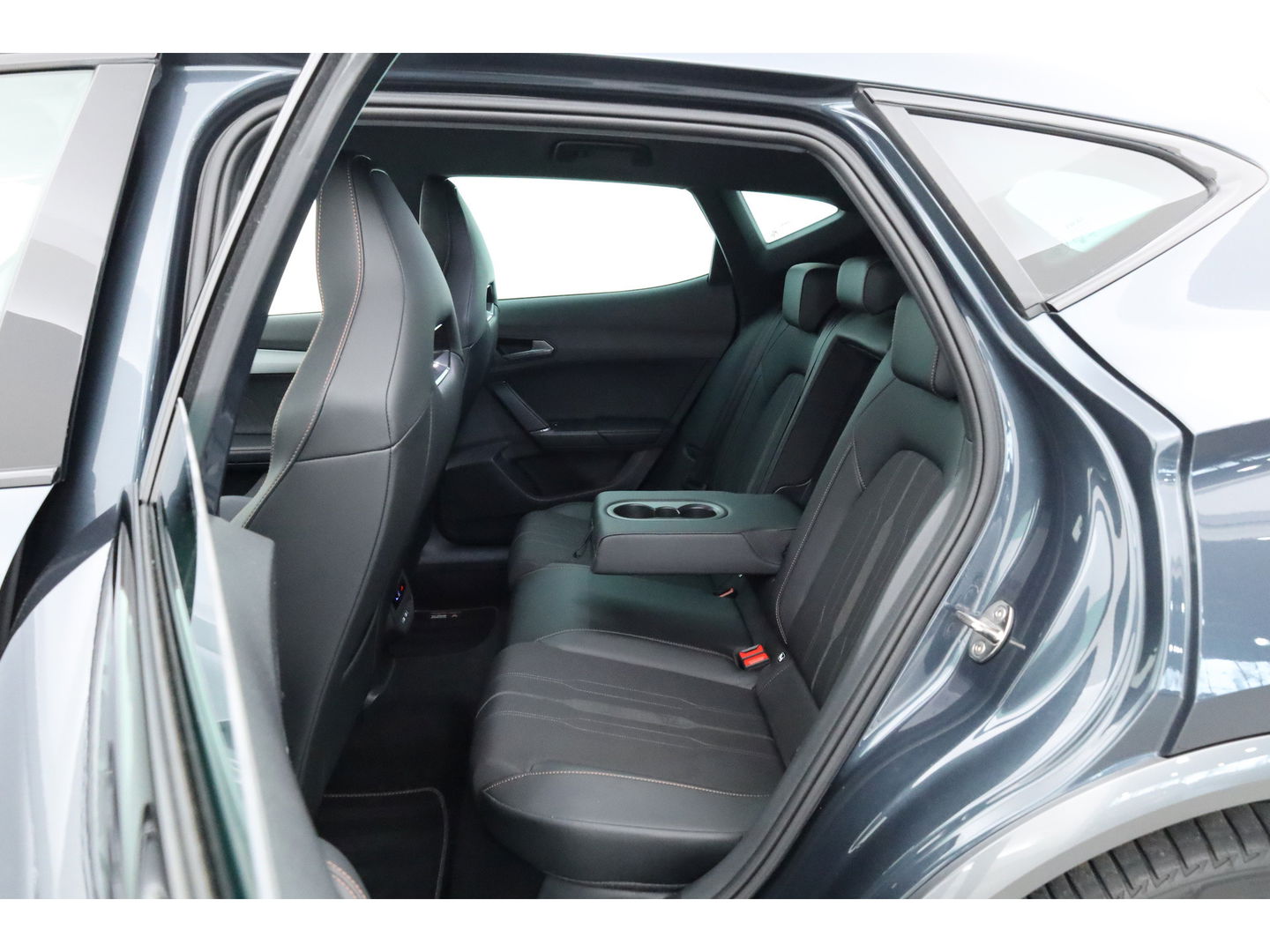 CUPRA Formentor 1.4 e-Hybrid VZ 245pk | Adapt. Cruise | Camera | Apple CarPlay | Keyless | Navi | 19'' | LED | SOH 96% |