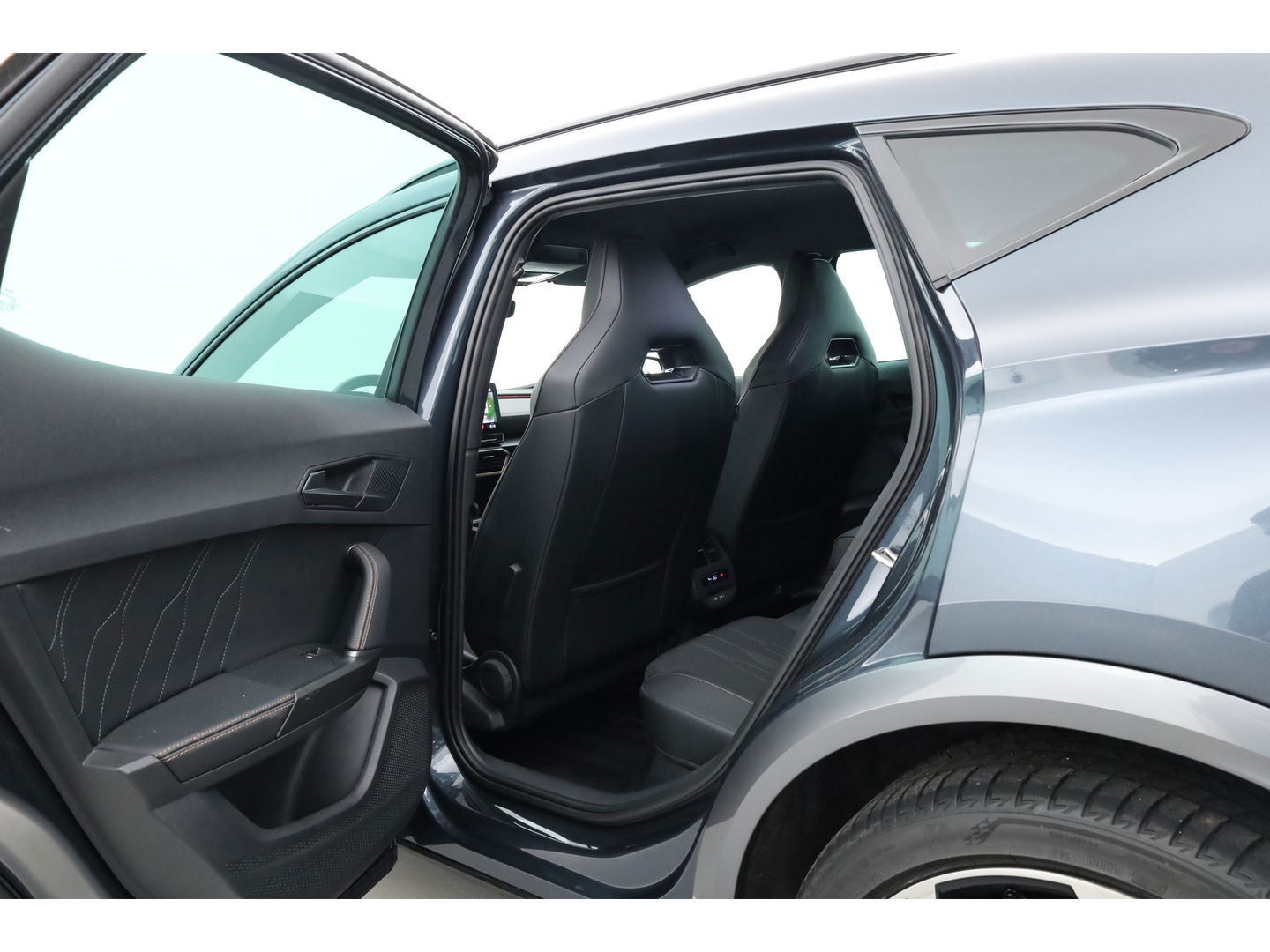 CUPRA Formentor 1.4 e-Hybrid VZ 245pk | Adapt. Cruise | Camera | Apple CarPlay | Keyless | Navi | 19'' | LED | SOH 96% |