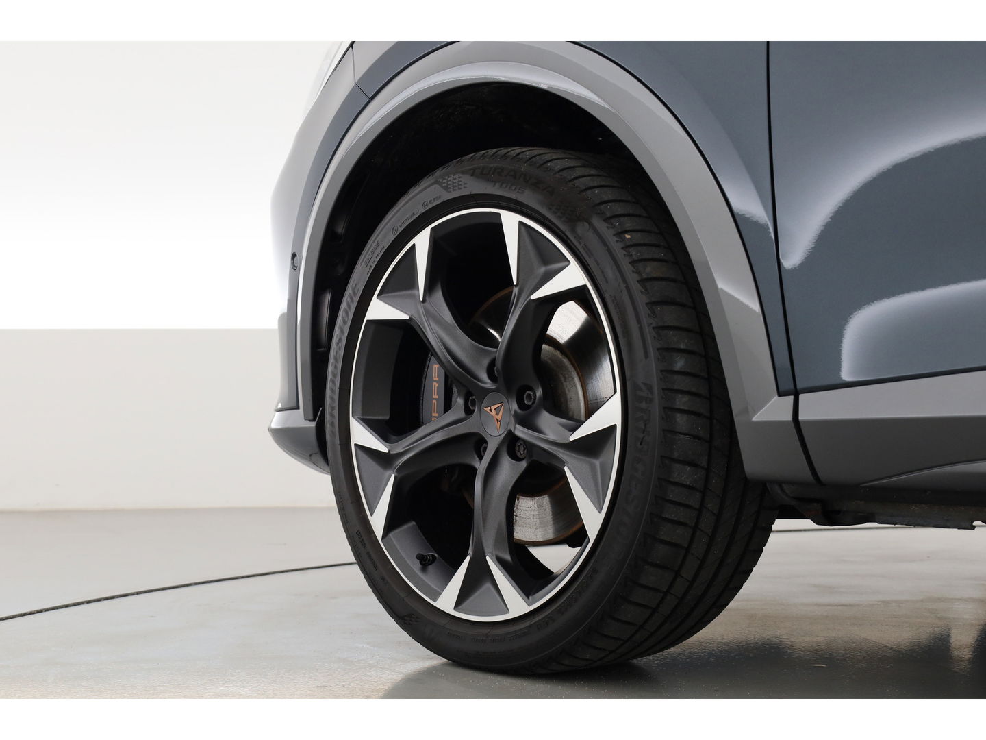 CUPRA Formentor 1.4 e-Hybrid VZ 245pk | Adapt. Cruise | Camera | Apple CarPlay | Keyless | Navi | 19'' | LED | SOH 96% |