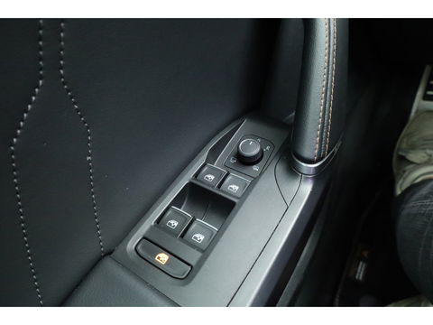 CUPRA Formentor 1.4 e-Hybrid VZ 245pk | Adapt. Cruise | Camera | Apple CarPlay | Keyless | Navi | 19'' | LED | SOH 96% |