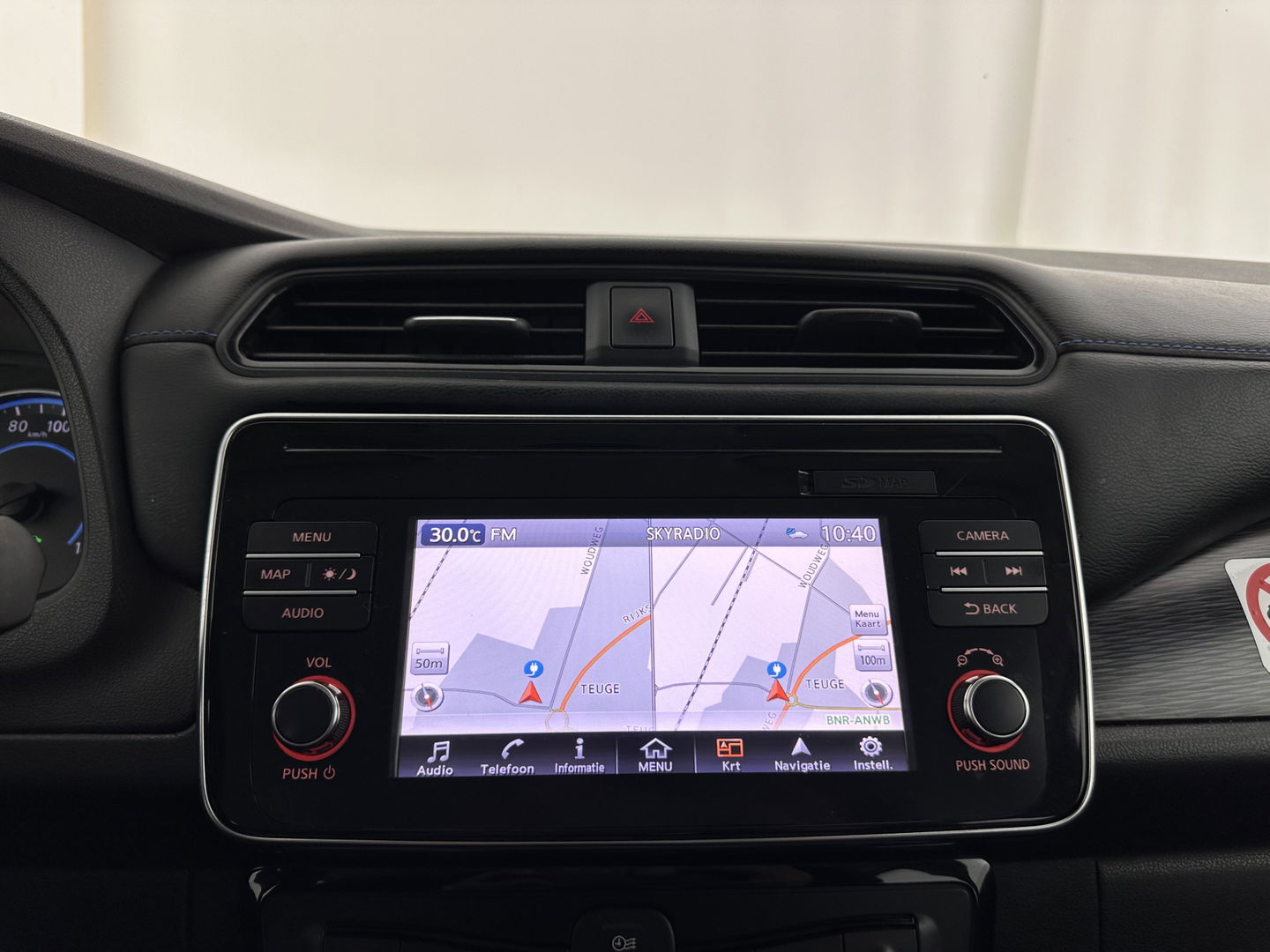 Nissan Leaf Acenta 40 kWh (INCL-BTW) Aut. *HEATPUMP | ADAPTIVE-CRUISE | KEYLESS | TOPVIEW | NAVI-FULLMAP | BLINDSPOT | DAB+ | HEATED-COMFORTSEATS | DIGI-COCKPIT | PRIVACYGLASS | 16"ALU*