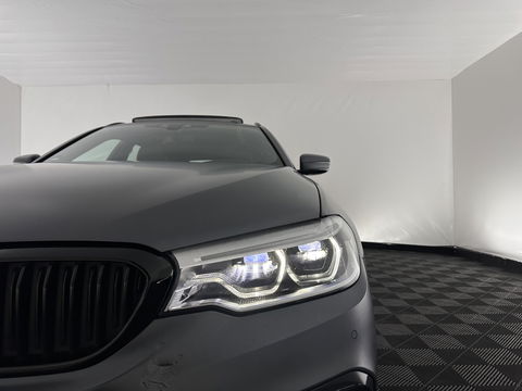 BMW 5 Serie Touring 540i xDrive M-Sportpack High Executive Aut. *PANO | LEATHER | FULL-LED | ADAPTIVE-CRUISE | DIGI-COCKPIT | MEMORY-PACK | BLINDSPOT | TOPVIEW | HARMAN/KARDON | KEYLESS | DIGI-COCKPIT | HEATED-COMFORTSEATS | AMBIENTLIGHT | HEAD-UP |