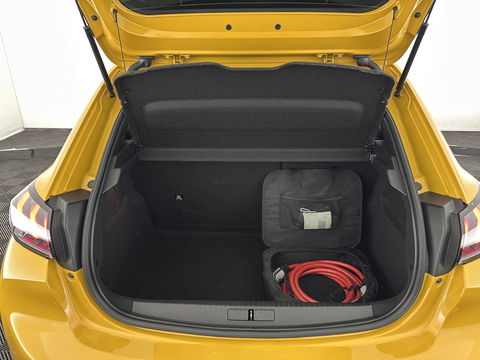 Peugeot e-208 EV Allure Pack 50 kWh (3-Fase-11kW) {SOH-89%} Aut.*HEATPUMP | LEATHER-FABRIC | FULL-LED | DIGI-COCKPIT | BLINDSPOT | CAMERA | AMBIENTLIGHT | NAVI-FULLMAP | LANE-ASSIST | KEYLESS | DAB | PRIVACYGLASS | HEATED-SPORTSEATS | CARPLAY | 16"ALU