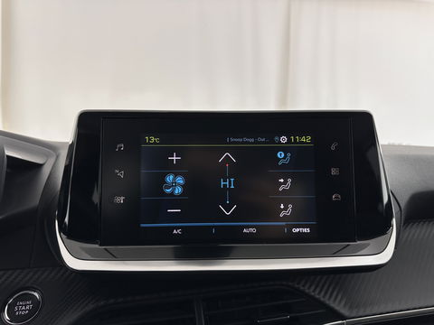 Peugeot e-208 EV Allure Pack 50 kWh (3-Fase-11kW) {SOH-89%} Aut.*HEATPUMP | LEATHER-FABRIC | FULL-LED | DIGI-COCKPIT | BLINDSPOT | CAMERA | AMBIENTLIGHT | NAVI-FULLMAP | LANE-ASSIST | KEYLESS | DAB | PRIVACYGLASS | HEATED-SPORTSEATS | CARPLAY | 16"ALU