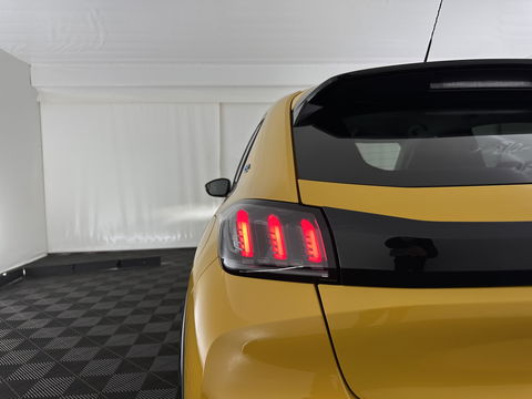 Peugeot e-208 EV Allure Pack 50 kWh (3-Fase-11kW) {SOH-89%} Aut.*HEATPUMP | LEATHER-FABRIC | FULL-LED | DIGI-COCKPIT | BLINDSPOT | CAMERA | AMBIENTLIGHT | NAVI-FULLMAP | LANE-ASSIST | KEYLESS | DAB | PRIVACYGLASS | HEATED-SPORTSEATS | CARPLAY | 16"ALU