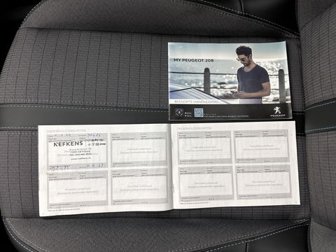 Peugeot e-208 EV Allure Pack 50 kWh (3-Fase-11kW) {SOH-89%} Aut.*HEATPUMP | LEATHER-FABRIC | FULL-LED | DIGI-COCKPIT | BLINDSPOT | CAMERA | AMBIENTLIGHT | NAVI-FULLMAP | LANE-ASSIST | KEYLESS | DAB | PRIVACYGLASS | HEATED-SPORTSEATS | CARPLAY | 16"ALU