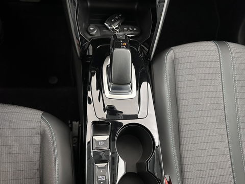 Peugeot e-208 EV Allure Pack 50 kWh (3-Fase-11kW) {SOH-89%} Aut.*HEATPUMP | LEATHER-FABRIC | FULL-LED | DIGI-COCKPIT | BLINDSPOT | CAMERA | AMBIENTLIGHT | NAVI-FULLMAP | LANE-ASSIST | KEYLESS | DAB | PRIVACYGLASS | HEATED-SPORTSEATS | CARPLAY | 16"ALU