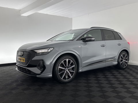 Audi Q4 e-tron 40 S-edition 77 kWh [ 3-Fase-11kW ] {SOH-89%} (INCL-BTW) *HEATPUMP | LEATHER-FABRIC | MATRIX-LED | ADAPTIVE-CRUISE | HEATED-SPORTSEATS | AMBIENTLIGHT | DIGI-COCKPIT | CAMERA | KEYLESS | DAB+ | NAVI-FULLMAP | TOWBAR | PRIVACYGLASS | 20"AL