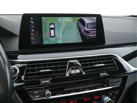 BMW 5 Serie Touring 530d Sportline High Executive Aut. *PANO | LEATHER | FULL-LED | MEMORY-PACK | TOP-VIEW | HEATED-COMFORTSEATS | NAVI-FULLMAP | PRIVACY-GLASS | AMBIENT-LIGHT | ECC | CARPLAY | PDC | TOWBAR | SHIFT-PADDLES | 20"ALU*