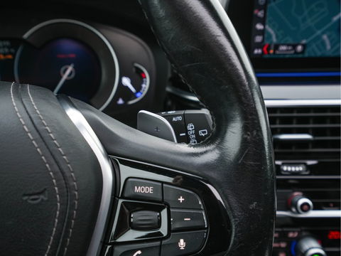 BMW 5 Serie Touring 530d Sportline High Executive Aut. *PANO | LEATHER | FULL-LED | MEMORY-PACK | TOP-VIEW | HEATED-COMFORTSEATS | NAVI-FULLMAP | PRIVACY-GLASS | AMBIENT-LIGHT | ECC | CARPLAY | PDC | TOWBAR | SHIFT-PADDLES | 20"ALU*