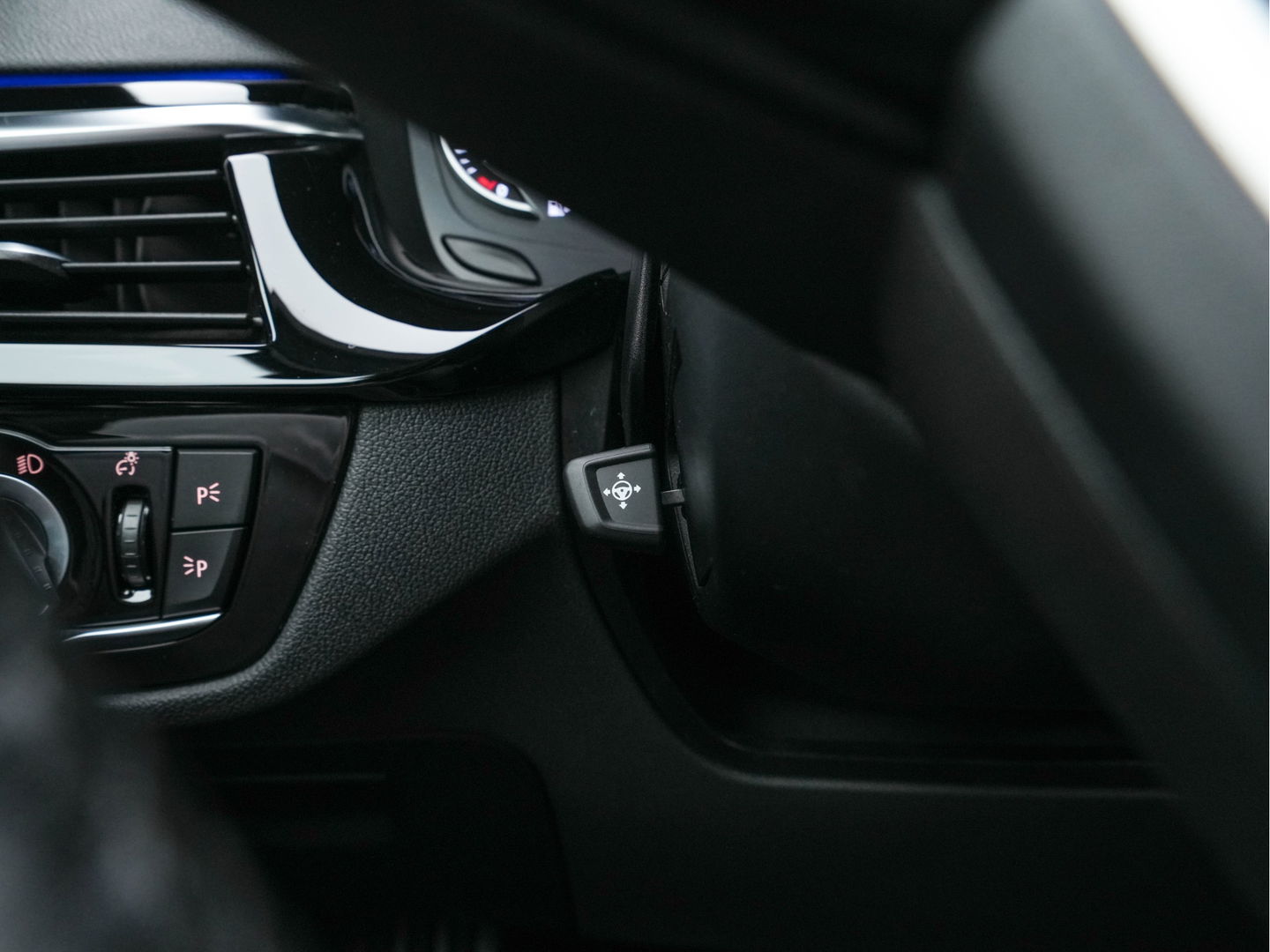 BMW 5 Serie Touring 530d Sportline High Executive Aut. *PANO | LEATHER | FULL-LED | MEMORY-PACK | TOP-VIEW | HEATED-COMFORTSEATS | NAVI-FULLMAP | PRIVACY-GLASS | AMBIENT-LIGHT | ECC | CARPLAY | PDC | TOWBAR | SHIFT-PADDLES | 20"ALU*