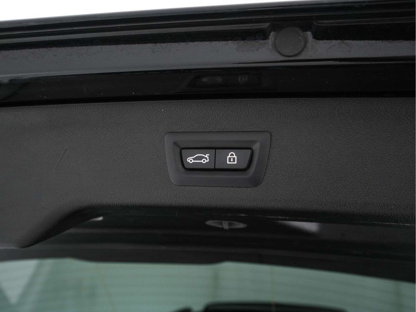 BMW 5 Serie Touring 530d Sportline High Executive Aut. *PANO | LEATHER | FULL-LED | MEMORY-PACK | TOP-VIEW | HEATED-COMFORTSEATS | NAVI-FULLMAP | PRIVACY-GLASS | AMBIENT-LIGHT | ECC | CARPLAY | PDC | TOWBAR | SHIFT-PADDLES | 20"ALU*