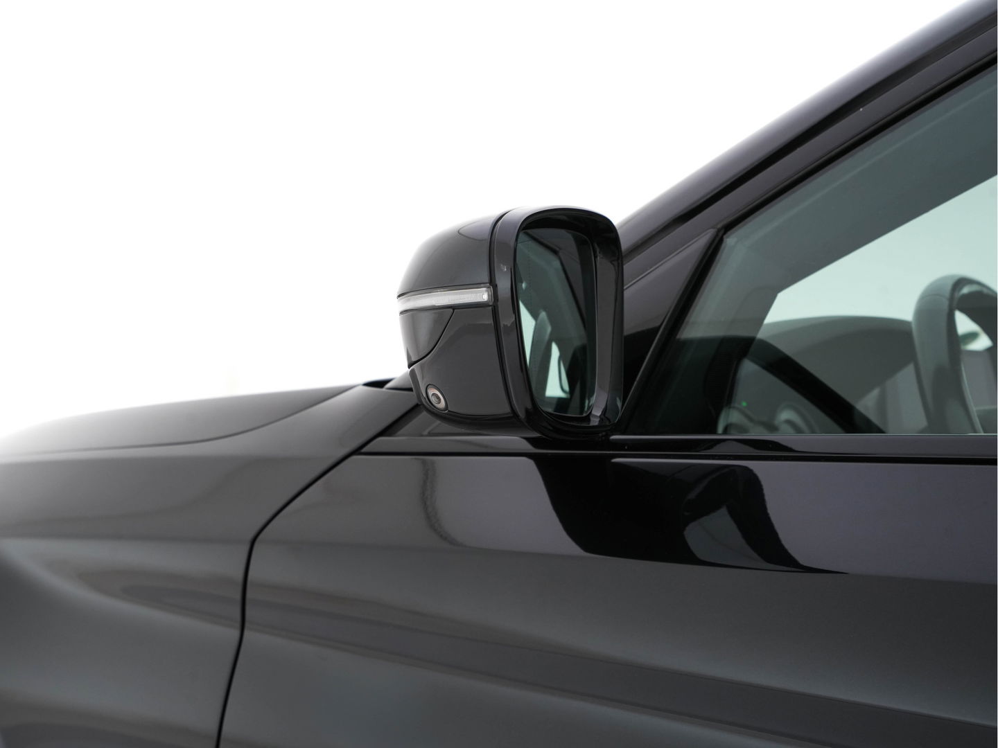 BMW 5 Serie Touring 530d Sportline High Executive Aut. *PANO | LEATHER | FULL-LED | MEMORY-PACK | TOP-VIEW | HEATED-COMFORTSEATS | NAVI-FULLMAP | PRIVACY-GLASS | AMBIENT-LIGHT | ECC | CARPLAY | PDC | TOWBAR | SHIFT-PADDLES | 20"ALU*