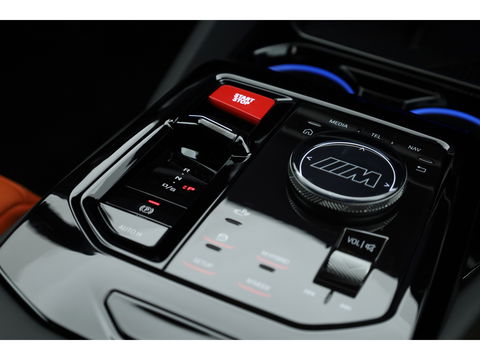 BMW 5 Serie M5 727pk | Ultimate Pack | Keramisch | Carbon | Driving Assistant Pro. | B&W