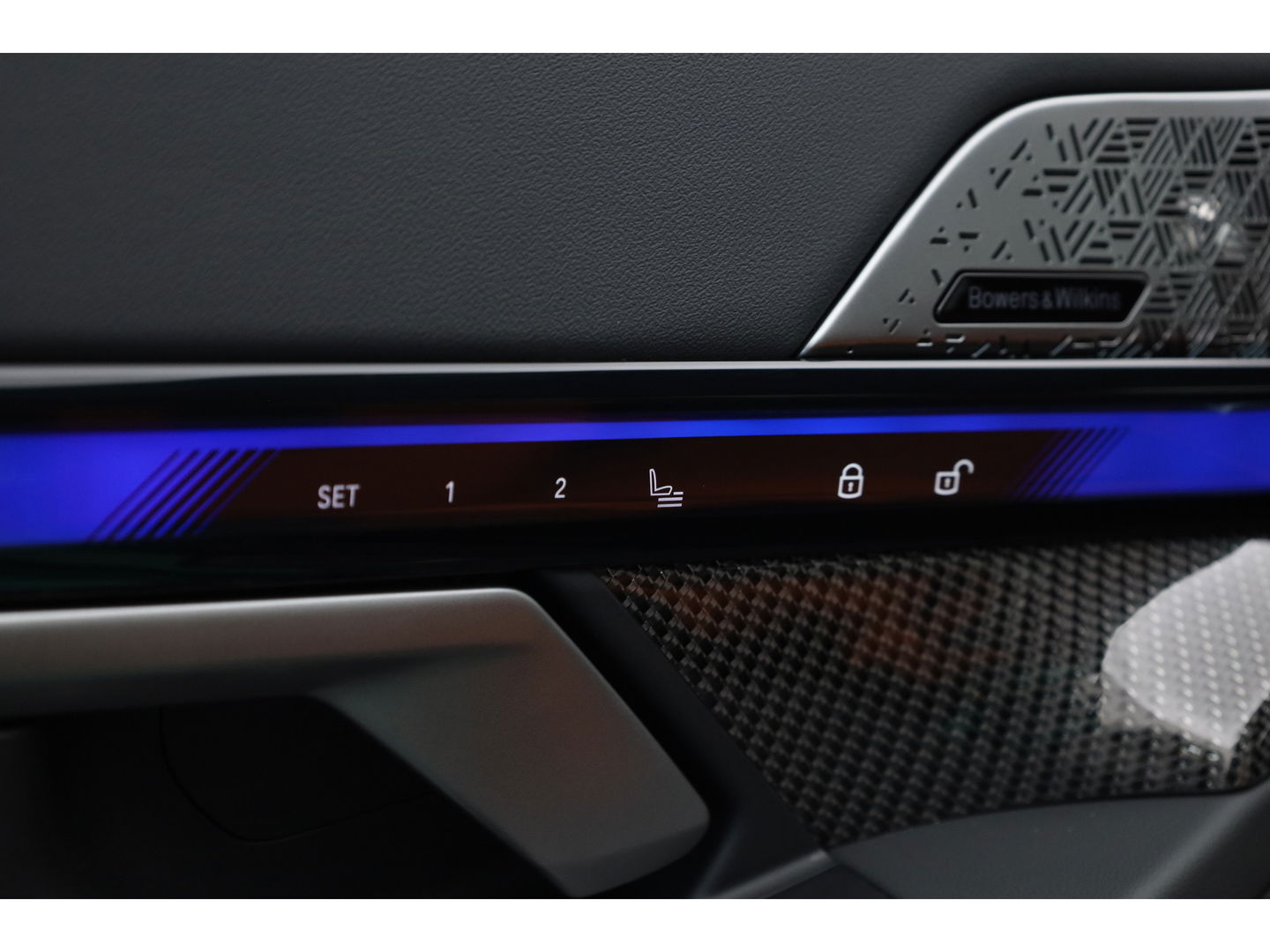 BMW 5 Serie M5 727pk | Ultimate Pack | Keramisch | Carbon | Driving Assistant Pro. | B&W