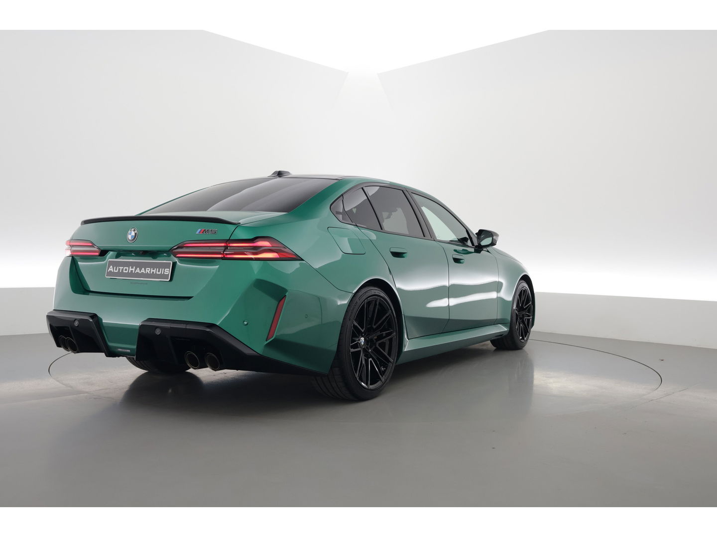 BMW 5 Serie M5 727pk | Ultimate Pack | Keramisch | Carbon | Driving Assistant Pro. | B&W