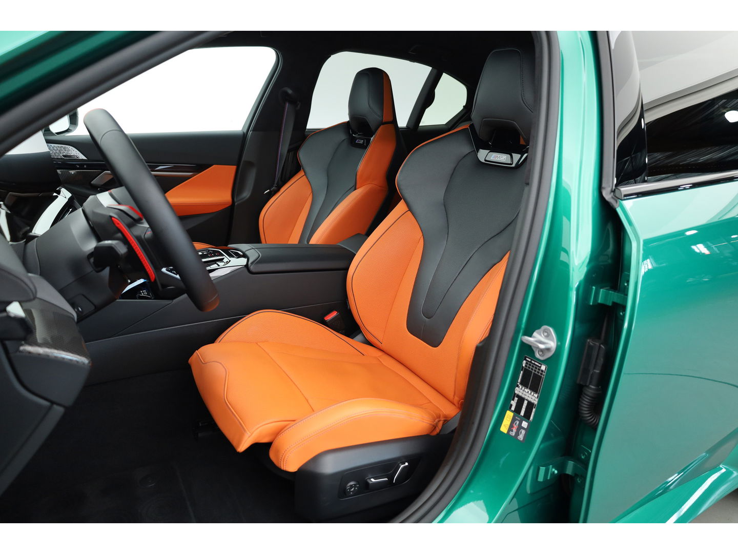 BMW 5 Serie M5 727pk | Ultimate Pack | Keramisch | Carbon | Driving Assistant Pro. | B&W