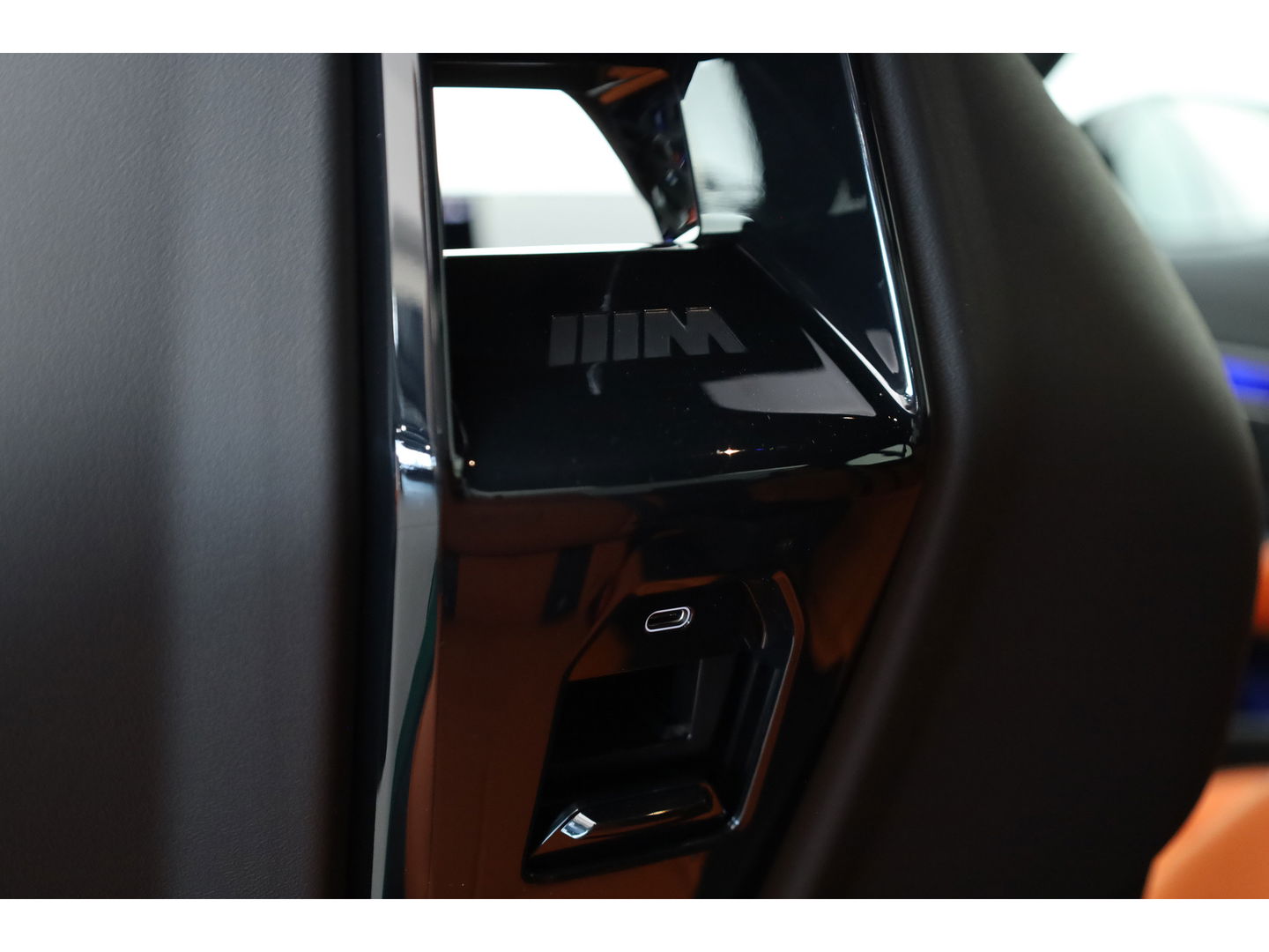 BMW 5 Serie M5 727pk | Ultimate Pack | Keramisch | Carbon | Driving Assistant Pro. | B&W