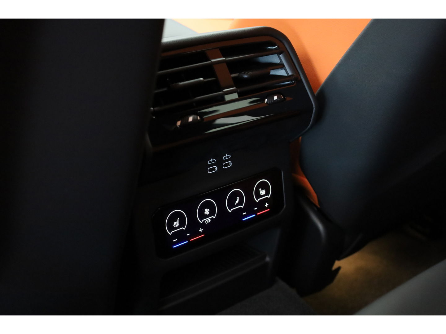 BMW 5 Serie M5 727pk | Ultimate Pack | Keramisch | Carbon | Driving Assistant Pro. | B&W