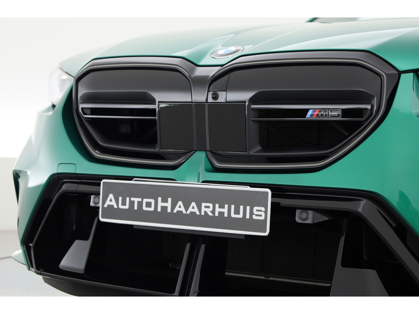 BMW 5 Serie M5 727pk | Ultimate Pack | Keramisch | Carbon | Driving Assistant Pro. | B&W