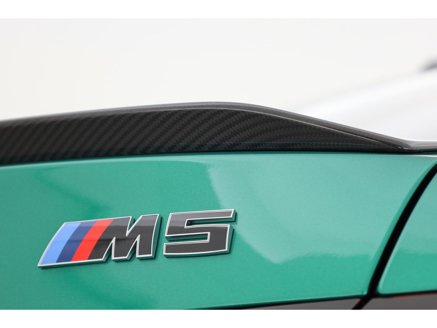 BMW 5 Serie M5 727pk | Ultimate Pack | Keramisch | Carbon | Driving Assistant Pro. | B&W