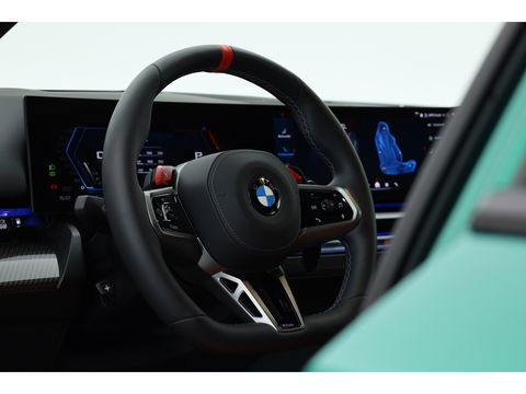 BMW 5 Serie M5 727pk | Ultimate Pack | Keramisch | Carbon | Driving Assistant Pro. | B&W