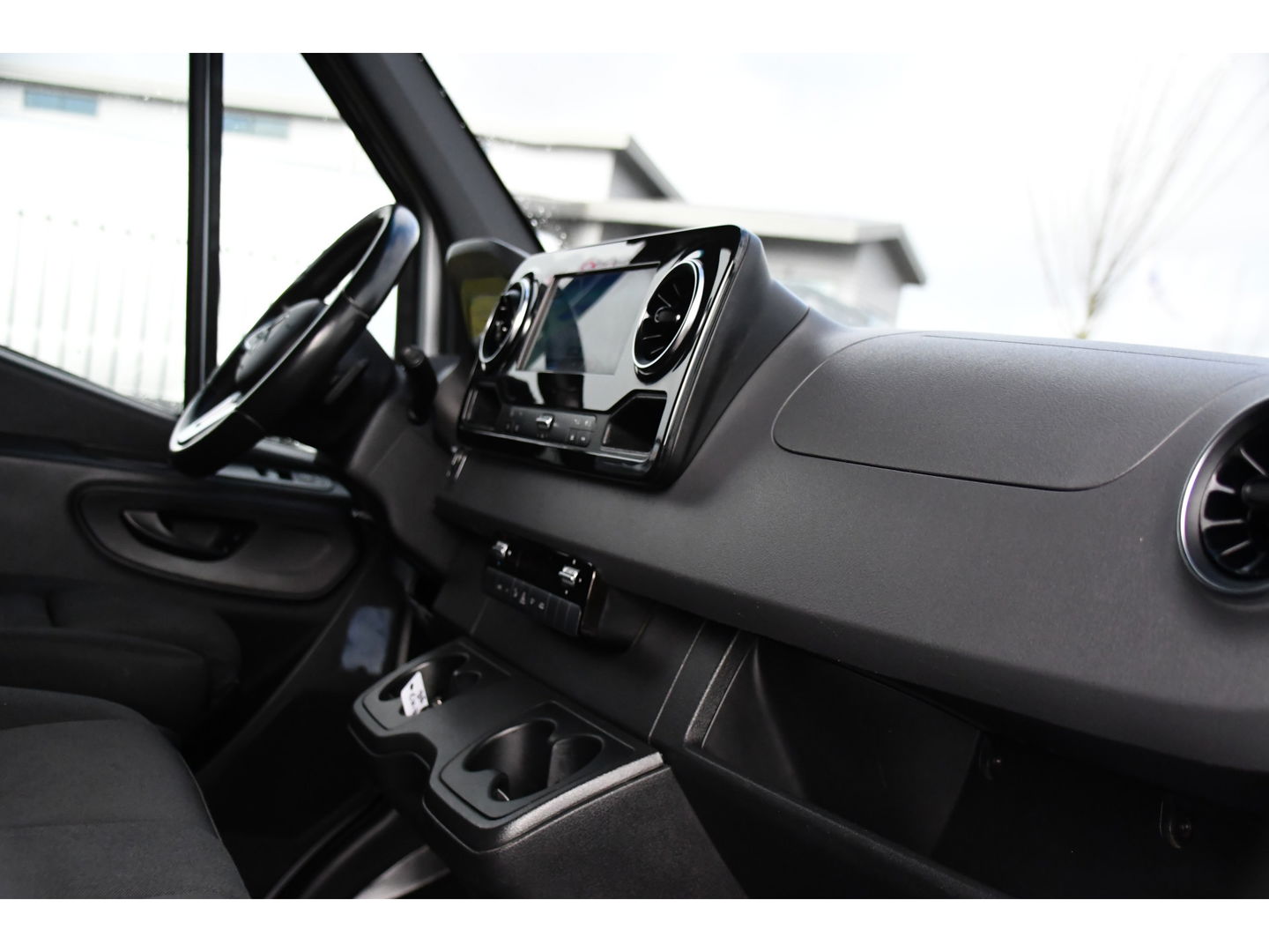 Mercedes-Benz Sprinter 316 2.2 CDI L2H2 PB Edition FULL OPTIONS! Adaptieve Cruise, 360 Camera, Carplay, 10,5'' Mbux, LED, 3500kg Trekhaak, Virtual, 164pk, Uniek!