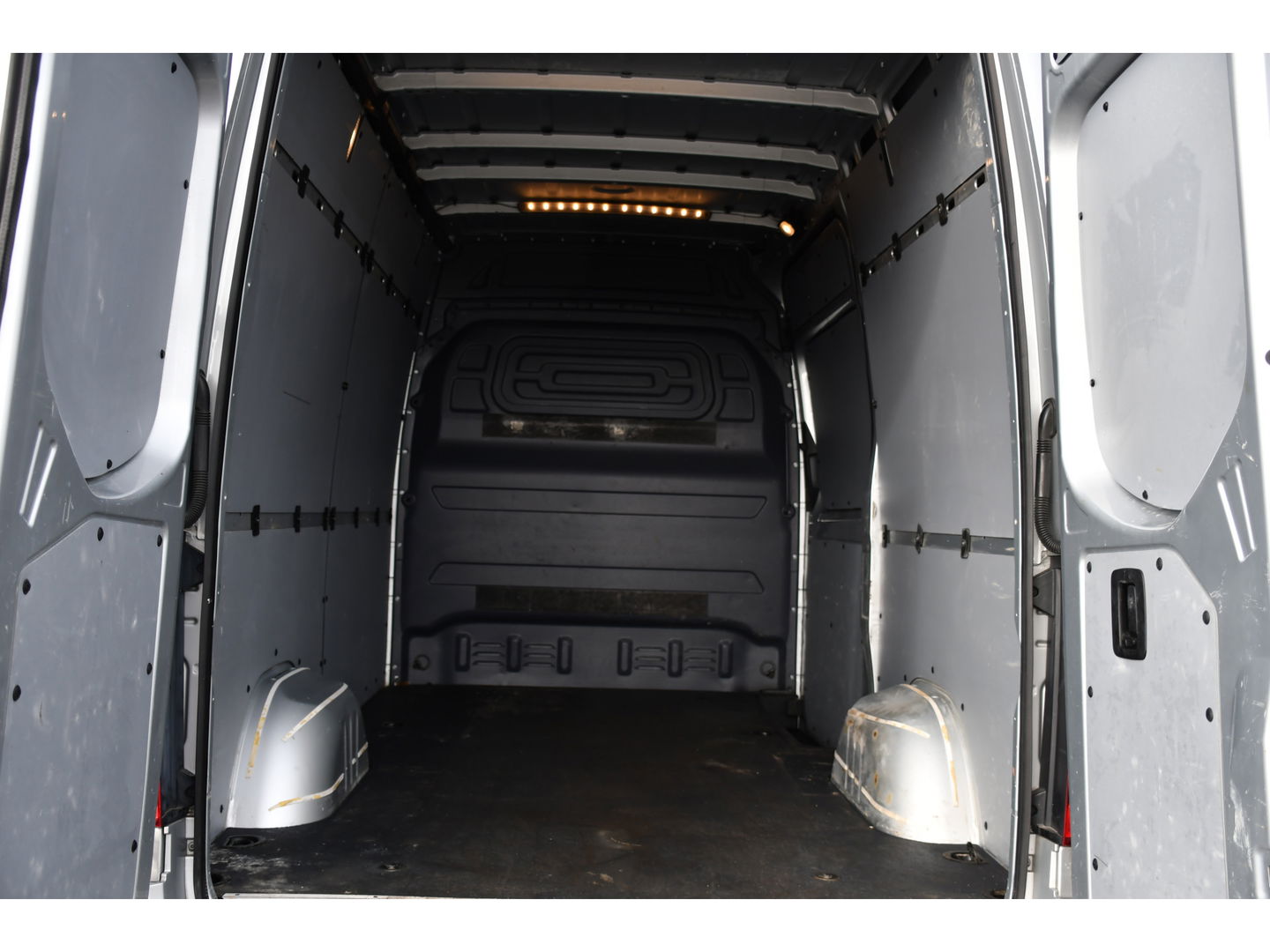 Mercedes-Benz Sprinter 316 2.2 CDI L2H2 PB Edition FULL OPTIONS! Adaptieve Cruise, 360 Camera, Carplay, 10,5'' Mbux, LED, 3500kg Trekhaak, Virtual, 164pk, Uniek!