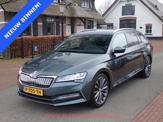 Škoda Superb - Combi 1.4TSI iV LAURIN&KLEMENT SPORTLEER/MEMORY/TREKHAAK/APPLE CARPLAY