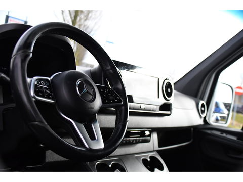 Mercedes-Benz Sprinter 316 2.2 CDI L2H2 PB Edition FULL OPTIONS! Adaptieve Cruise, 360 Camera, Carplay, 10,5'' Mbux, LED, 3500kg Trekhaak, Virtual, 164pk, Uniek!