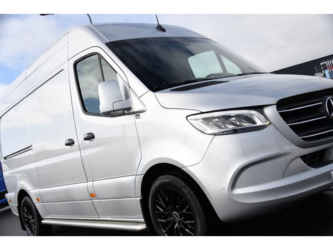 Mercedes-Benz Sprinter 316 2.2 CDI L2H2 PB Edition FULL OPTIONS! Adaptieve Cruise, 360 Camera, Carplay, 10,5'' Mbux, LED, 3500kg Trekhaak, Virtual, 164pk, Uniek!