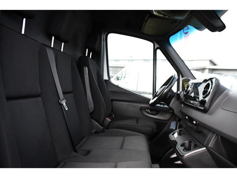 Mercedes-Benz Sprinter 316 2.2 CDI L2H2 PB Edition FULL OPTIONS! Adaptieve Cruise, 360 Camera, Carplay, 10,5'' Mbux, LED, 3500kg Trekhaak, Virtual, 164pk, Uniek!
