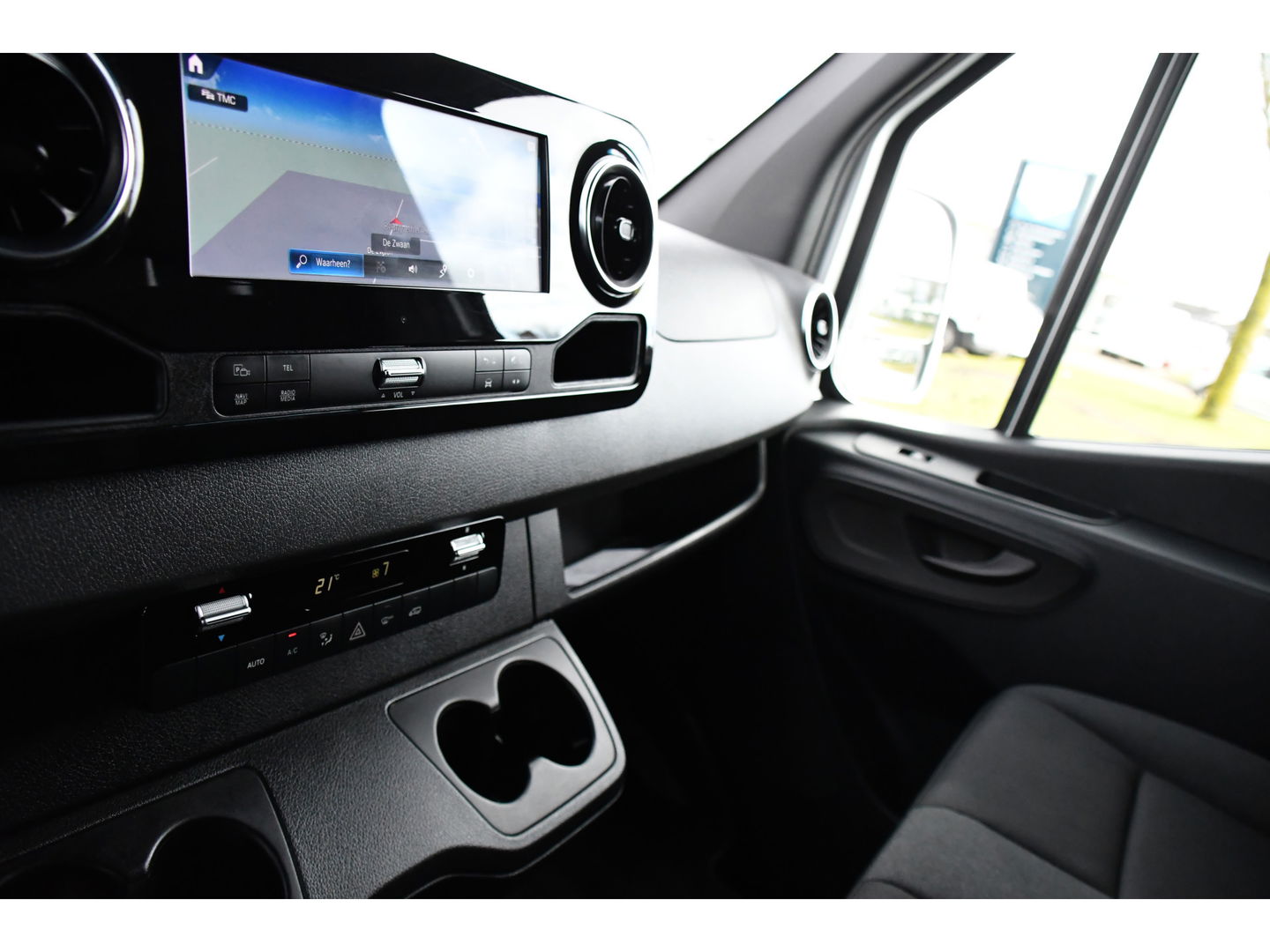 Mercedes-Benz Sprinter 316 2.2 CDI L2H2 PB Edition FULL OPTIONS! Adaptieve Cruise, 360 Camera, Carplay, 10,5'' Mbux, LED, 3500kg Trekhaak, Virtual, 164pk, Uniek!