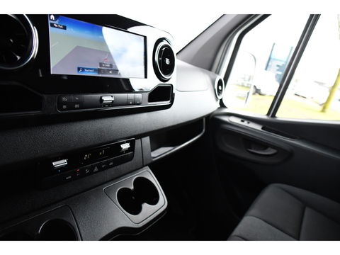 Mercedes-Benz Sprinter 316 2.2 CDI L2H2 PB Edition FULL OPTIONS! Adaptieve Cruise, 360 Camera, Carplay, 10,5'' Mbux, LED, 3500kg Trekhaak, Virtual, 164pk, Uniek!