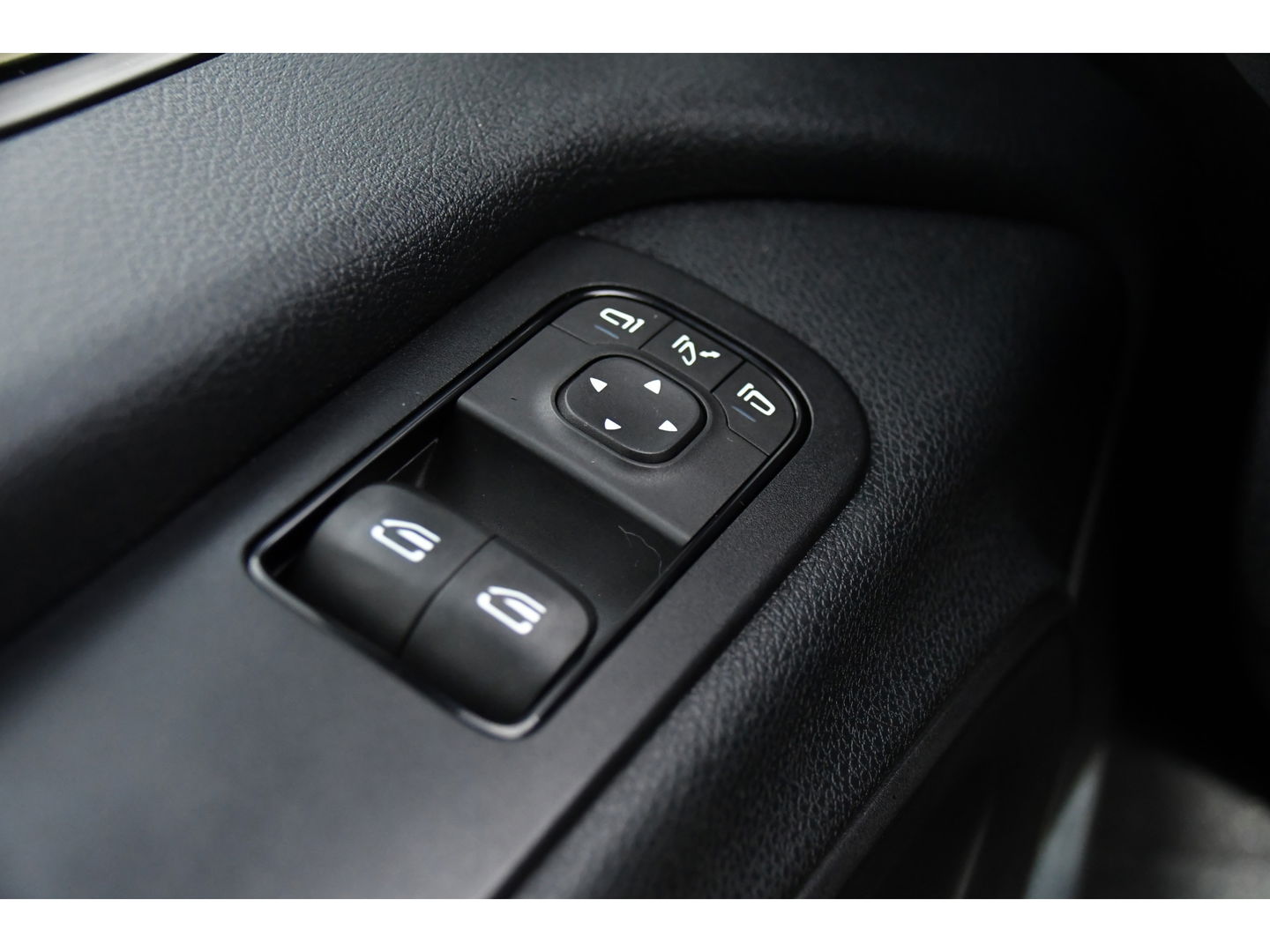 Mercedes-Benz Sprinter 316 2.2 CDI L2H2 PB Edition FULL OPTIONS! Adaptieve Cruise, 360 Camera, Carplay, 10,5'' Mbux, LED, 3500kg Trekhaak, Virtual, 164pk, Uniek!