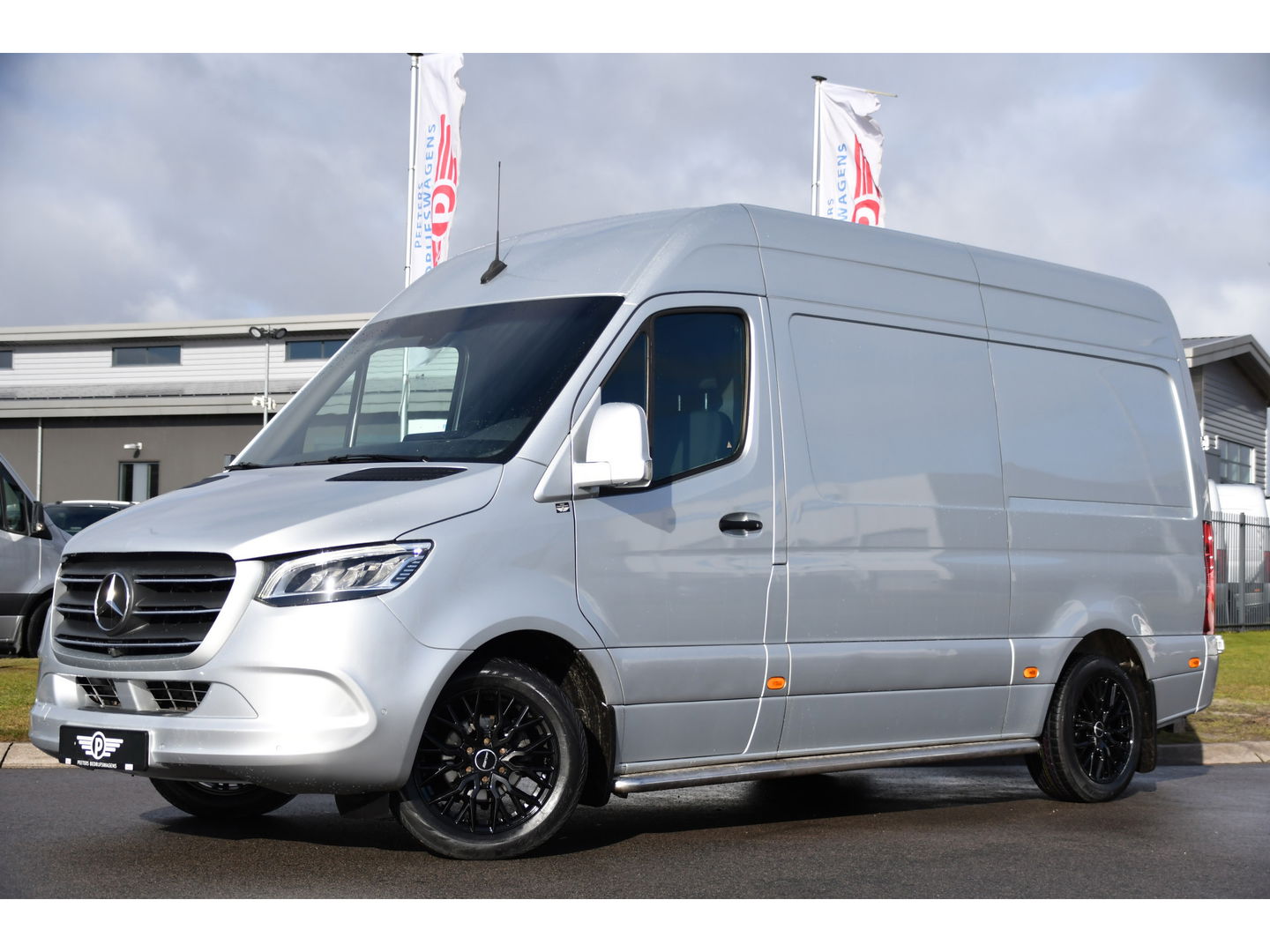 Mercedes-Benz Sprinter 316 2.2 CDI L2H2 PB Edition FULL OPTIONS! Adaptieve Cruise, 360 Camera, Carplay, 10,5'' Mbux, LED, 3500kg Trekhaak, Virtual, 164pk, Uniek!