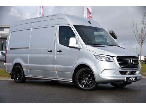 Mercedes-Benz Sprinter 316 2.2 CDI L2H2 PB Edition FULL OPTIONS! Adaptieve Cruise, 360 Camera, Carplay, 10,5'' Mbux, LED, 3500kg Trekhaak, Virtual, 164pk, Uniek!