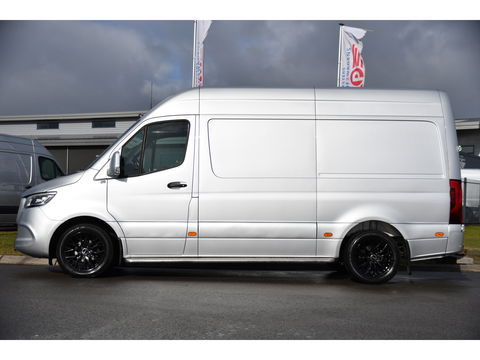 Mercedes-Benz Sprinter 316 2.2 CDI L2H2 PB Edition FULL OPTIONS! Adaptieve Cruise, 360 Camera, Carplay, 10,5'' Mbux, LED, 3500kg Trekhaak, Virtual, 164pk, Uniek!