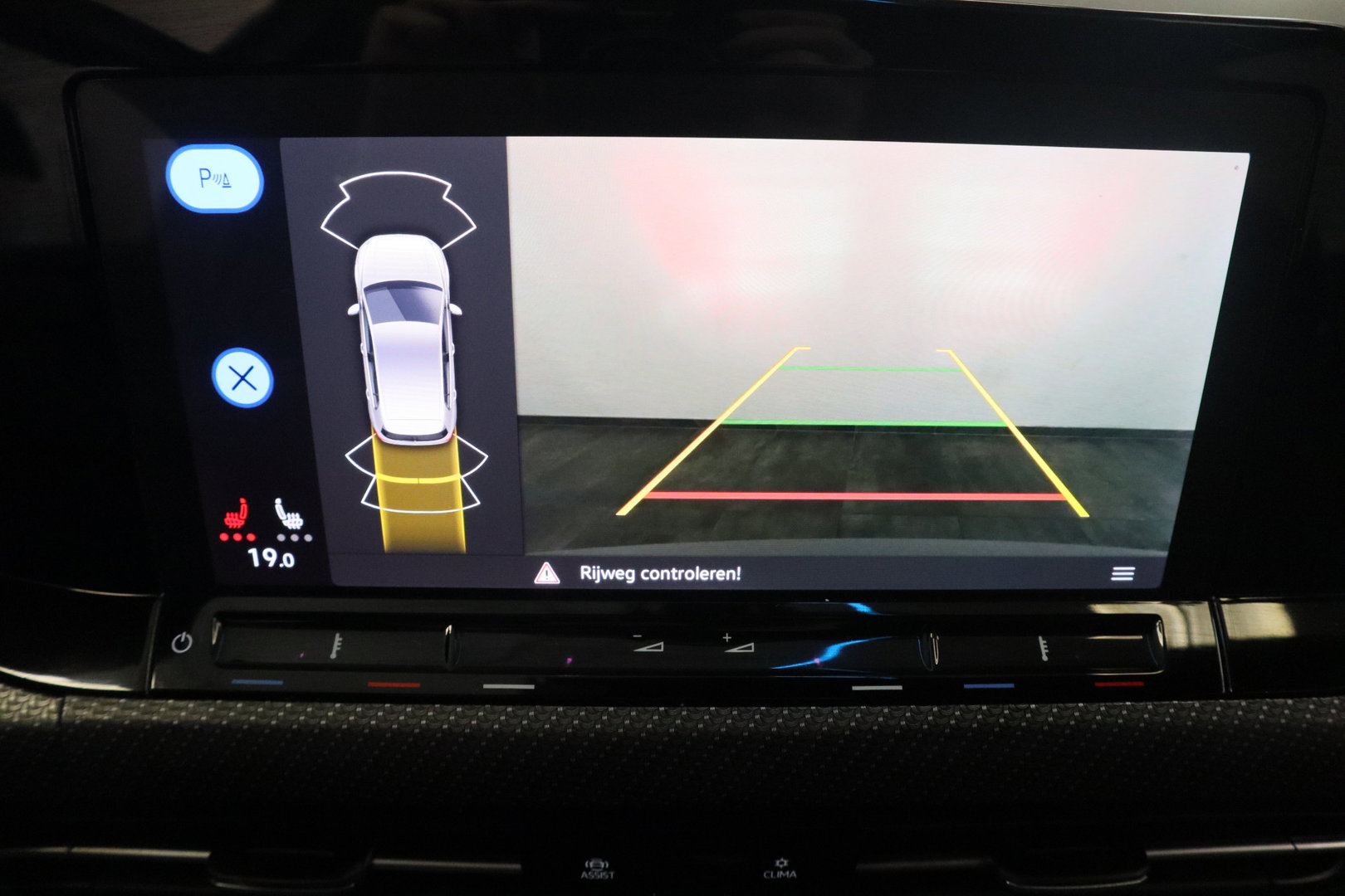 Volkswagen Golf 1.5 eTSI R-Line Business Full-led Navigatie Adaptive-Cruise 24 Maanden garantie* (Vraag naar de voorwaarden)