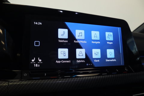 Volkswagen Golf 1.5 eTSI R-Line Business Full-led Navigatie Adaptive-Cruise 24 Maanden garantie* (Vraag naar de voorwaarden)