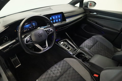Volkswagen Golf 1.5 eTSI R-Line Business Full-led Navigatie Adaptive-Cruise 24 Maanden garantie* (Vraag naar de voorwaarden)