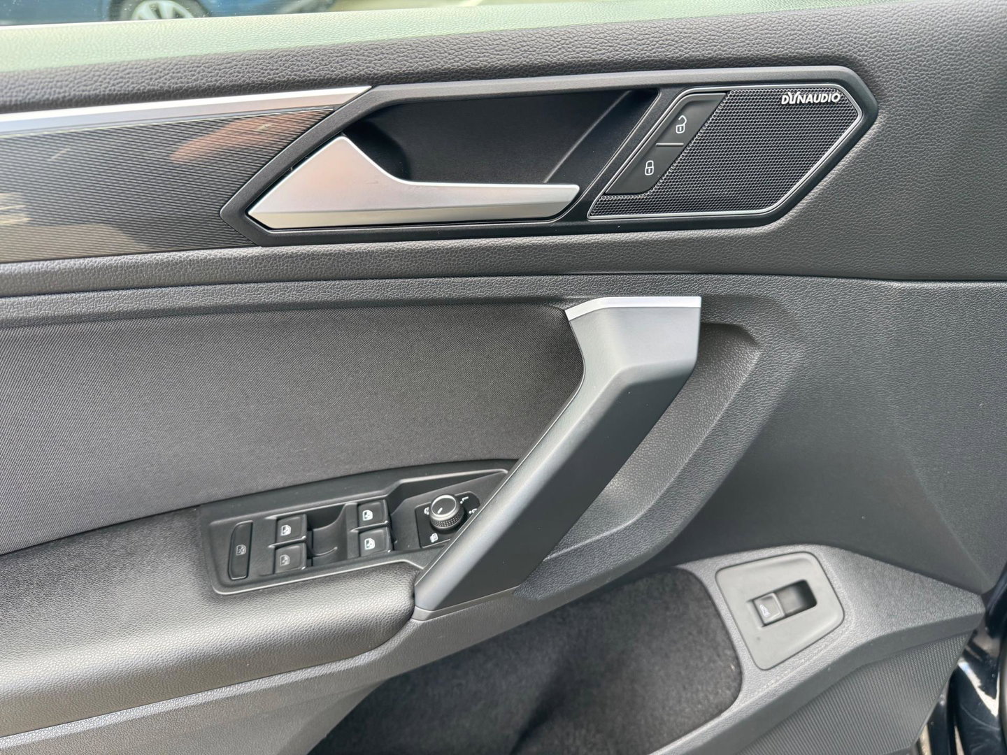 Volkswagen Tiguan 1.5 TSI ACT Highline R Line Panorama Led Massage