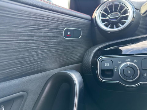 Mercedes-Benz CLA-Klasse Shooting Brake 250 e AMG Panorama Leder Camera Navi